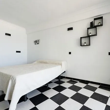 Faro's Carvajal Beachstudio - Frontline-ex Tui Apartment Fuengirola